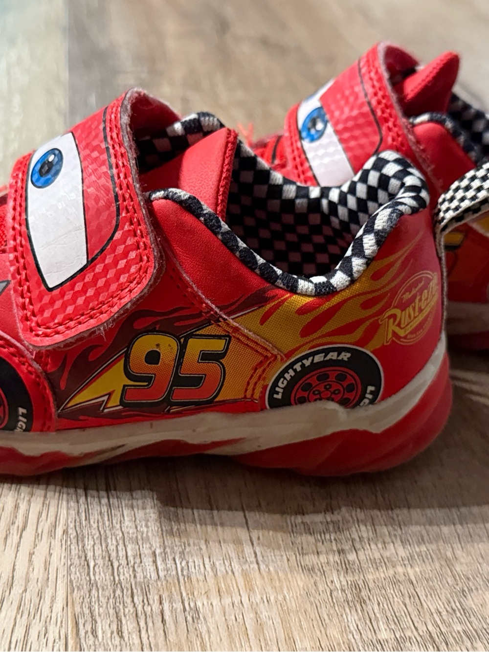 Disney Pixar Kids Lightning McQueen Shoes Size 9 - Picture 2 of 5